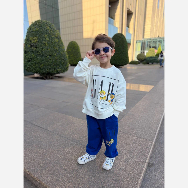 ست بلوز و شلوار پاییزه بچگانه طرح GAP و سگ های نگهبان 4 تا 11 سال