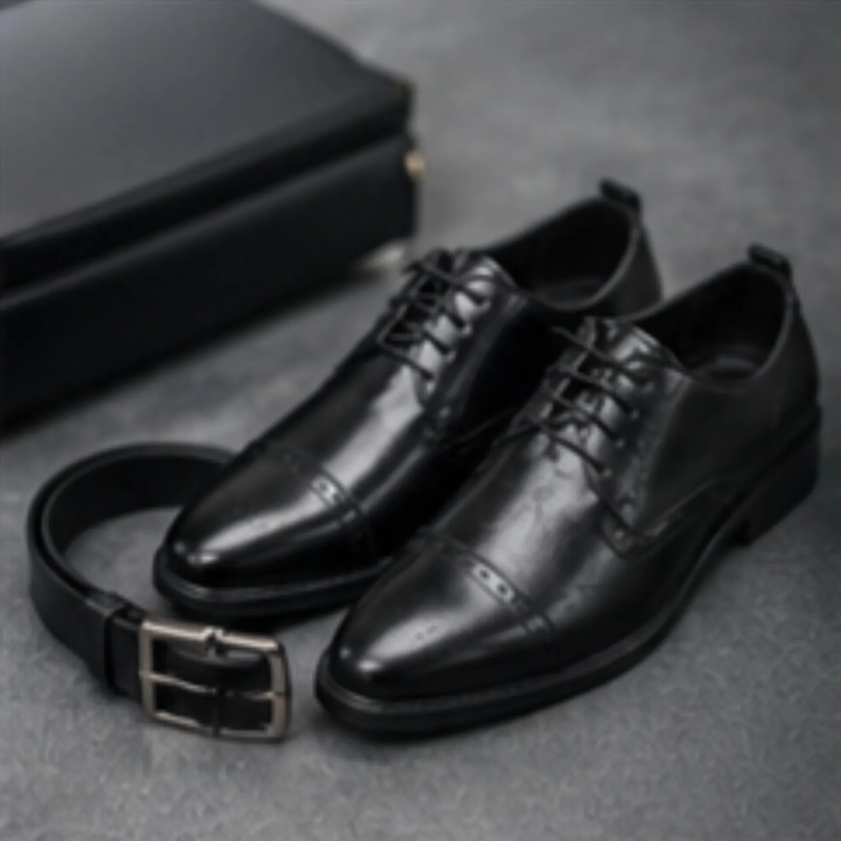 ست هدیه کفش مردانه مجلسی اداری رسمی و کمربند مدل دوتیکه بندی چرم صنعتی بیاله رنگ مشکی
